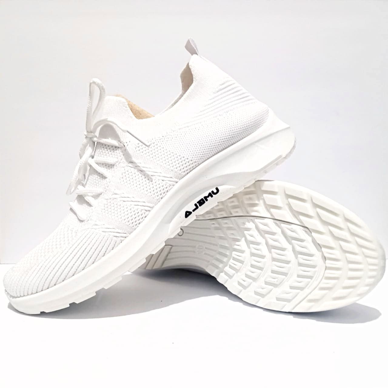 UMELA Knit Slip-On - White